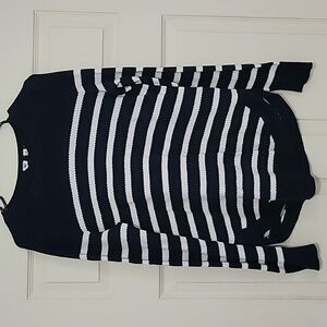 GAP Curved Hem Crewneck Sweater
